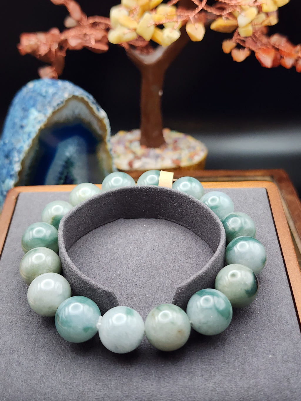 Natural Green Jadeite Jade Round Bead Bracelet - 7.3" - (Type A Untreated)